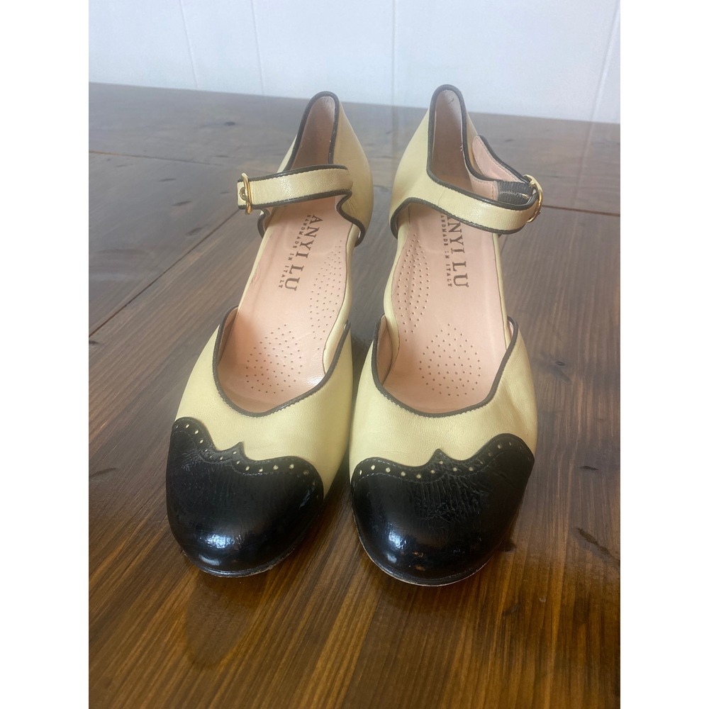 Anyi Lu Italy Two Tone Leather Mary Jane Wingtip Heels Beige Black Size 6.5